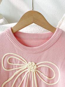 SHEIN 2026秋冬新款 8-12歲女童淺粉色圓領短版針織毛衣，奶油白3D粗繩蝴蝶結刺繡裝飾，落肩寬鬆長袖套頭衫，柔軟甜美內搭上衣，適合上學、出遊、拍照，春秋穿著 - 粉色 - 查看 3