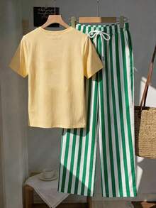 SHEIN EZwear 女款字母與櫻桃印花短袖T恤搭配條紋長褲休閒兩件套 - 彩色 - 查看 2