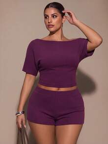 SHEIN BAE CURVE طقم قطعتين مقاس كبير من الكشمير المحبوك بكتف غير متماثل وأكمام قصيرة مع شورت خصر منخفض، طقم مخطط للربيع/الصيف، طقم أساسي من قطعتين - أحمر بنفسجي - مشاهدة 7