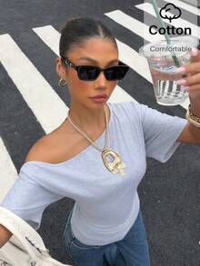 Muchica Hellgraues gestricktes Damen-T-Shirt mit asymmetrischem Off-Shoulder-Design und Fledermausärmeln, elegante lässige Bluse für Damen - Hellgrau - Übersicht 4