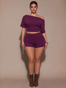 SHEIN BAE CURVE طقم قطعتين مقاس كبير من الكشمير المحبوك بكتف غير متماثل وأكمام قصيرة مع شورت خصر منخفض، طقم مخطط للربيع/الصيف، طقم أساسي من قطعتين - أحمر بنفسجي - مشاهدة 8
