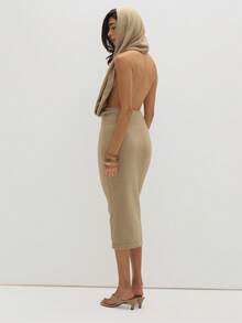 MUSEYN Gaun Sweater Midi Tanpa Punggung Berkerudung Ukuran Besar Warna Taupe - Light Grey - View 4
