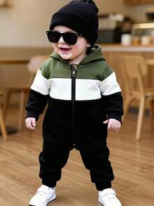 SHEIN Playful Pals 嬰兒/男嬰款配色「小紳士」連帽長袖連身衣 新生兒拉鍊套裝 運動休閒套裝 黑白配色 秋冬休閒約會款 - 彩色 - 查看 1