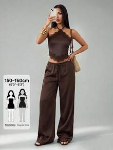 SHEIN PETITE 女款性感復古緞面對比蕾絲細肩帶上衣與低腰口袋寬腿褲套裝，夏季套裝，適合度假套裝，褲裝套裝，沙灘套裝，夏季棕色套裝，棕色連身褲，夏季套裝 - 棕色 - 查看 4