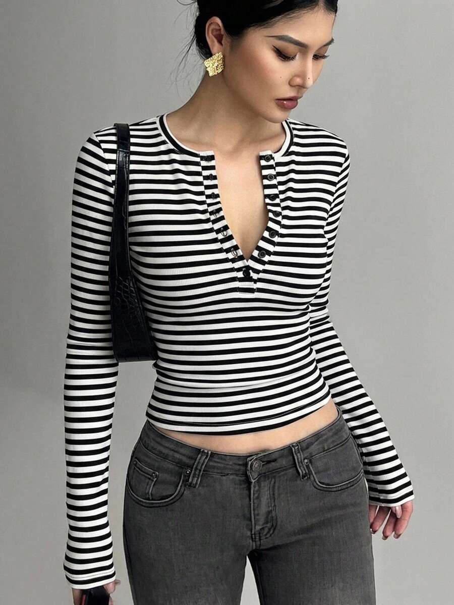 DAZY 女款半排扣長袖修身緊身T恤 - 黑色 - 查看 1