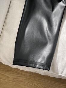 SHEIN Tween女孩童秋冬黑色翻領純色PU皮革短版休閒夾克，酷街頭風運動騎行拉鍊外套，百搭開學外套 - 黑色 - 查看 5