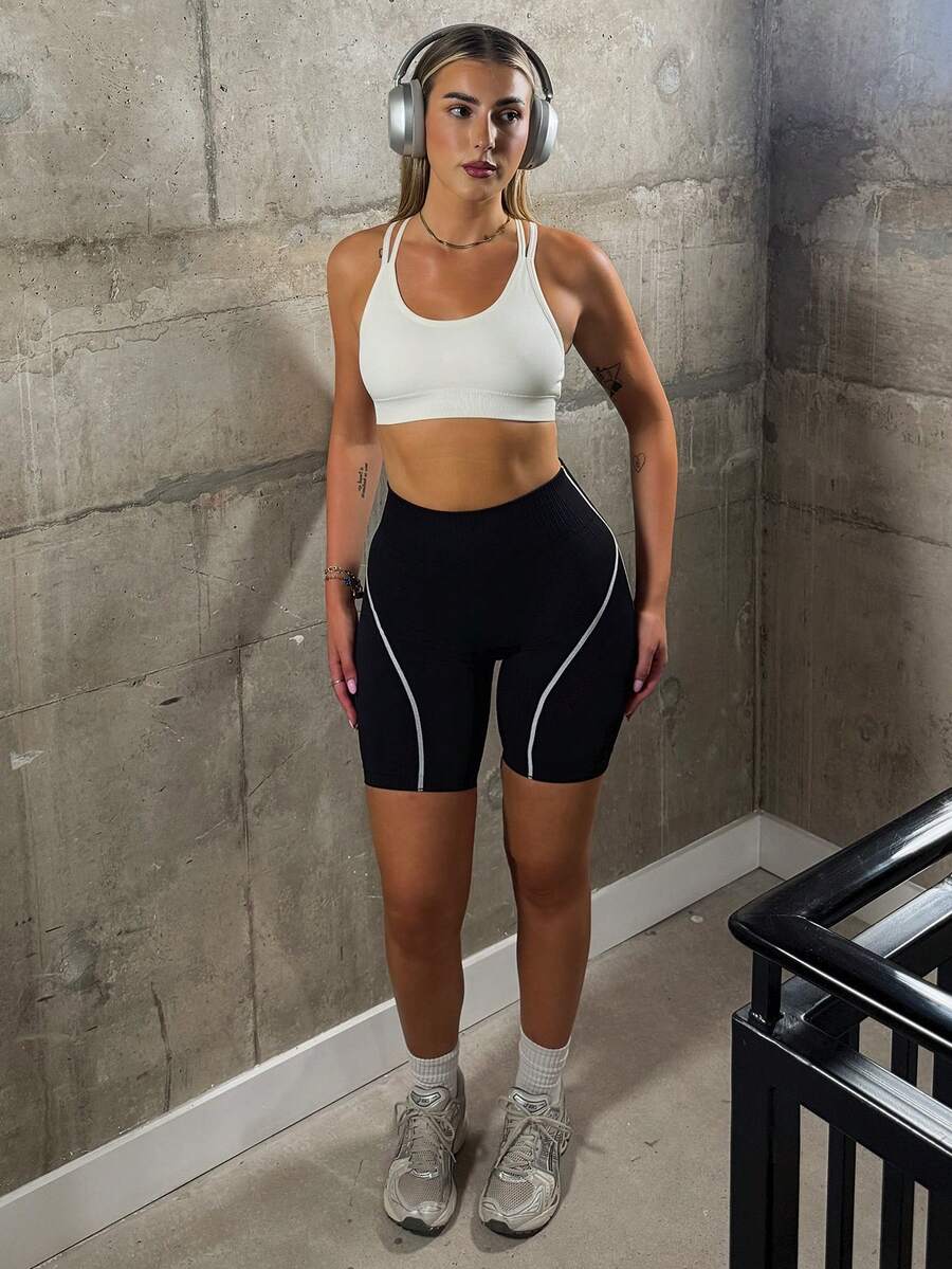 hollyjadebate 1pc Women's Ribbed Contrast Color Waistband Basic Running, Fitness, Exercise, Cycling Sports Shorts Workout Weight Loss - Black and White - View 1