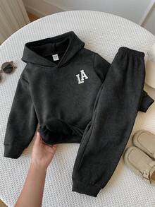SHEIN 2件組兒童小男孩秋冬休閒長袖連帽衛衣與慢跑褲運動套裝 - 彩色 - 查看 3