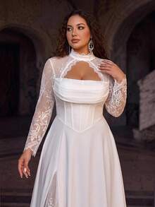 Glamrae Robe de mariée grande taille élégante, glamour et romantique, en tricot extensible blanc avec dentelle contrastante, manches longues, col en dentelle transparente, bordure en dentelle, volants plissés, taille en V et ourlet évasé (robe de mariée à travail lourd) - Blanc - Voir 7