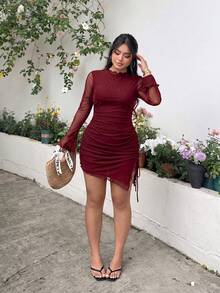 SHEIN EZwear 酒紅色純色聚酯纖維網布內裡雙層側抓皺不對稱下擺大尺碼洋裝 秋季 - 酒紅色 - 查看 6