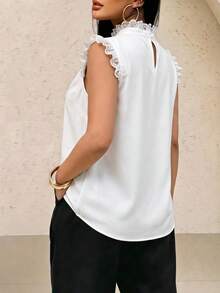 SHEIN SXY 大尺碼夏季優雅蕾絲拼接背心上衣 - 白色 - 查看 2