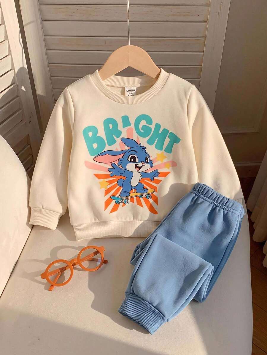 SHEIN طقم ملابس رياضية من قطعتين للأطفال الذكور بنمط دب كرتوني، كنزة علوية محبوكة ناعمة بياقة دائرية وأكمام طويلة وبنطال، طقم ملابس لطيف للرضع، طقم كنزة علوية، طقم خريف/شتاء - متعدد الألوان - مشاهدة 1