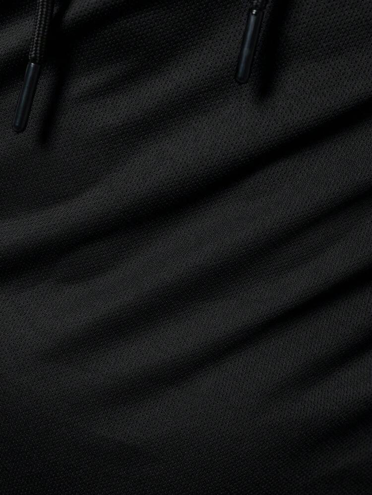 Coreblaze Kaos Olahraga Kasual Pria dengan Tudung dan Tali Serut, Motif Huruf, Cocok untuk Perjalanan Sehari-hari - Hitam - View 5