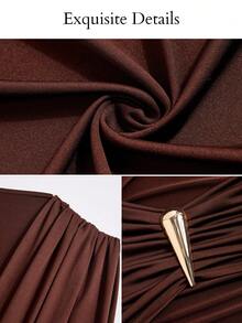 SOLERSUN Atasan Tanpa Lengan Wanita Berkerah V Dalam dengan Detail Draping, Cincin Logam Bentuk Tetesan Air Mata, dan Ikat Pinggang Asimetris. - Coklat - View 8