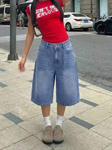 SHEIN 少女Y2K复古水洗口袋设计宽松百慕大牛仔短裤，夏季波西米亚风牛仔短裤，适合夏季休闲、学校、校园、大学穿着，也适合春夏季节穿着，复古/海滩/海边/优雅毕业季假期春季海滩度假牛仔短裤，情人节适用。 - 中等水洗藍 - 查看 3