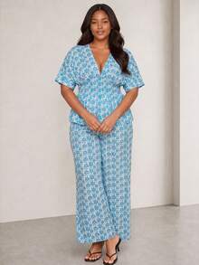 ELLERISSA Plus Size Blue And White Ditsy Floral V-Neck Blouse Wide Leg Pants Co-Ord Set Beach Vacation Summer Boho - Blue and White - View 4
