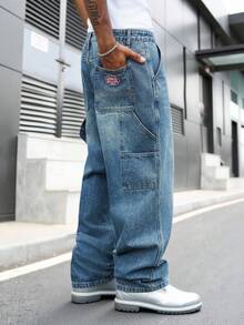 Manfinity EMRG 男士街頭風休閒多口袋刺繡藍色牛仔褲 - 中等水洗藍 - 查看 7