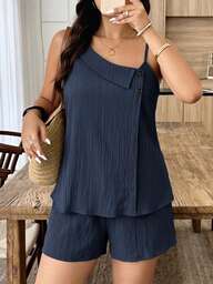 Weeklong Conjunto de 2 Peças Feminino Plus Size Casual para Férias com Decote Assimétrico, Decoração de Botões em Cor Contrastante e Shorts Elegante