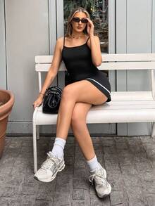 hollyjadebate 可调节肩带拼色短款连体衣连衣裙，运动装，春夏运动服健身房女装 - 黑色 - 查看 1