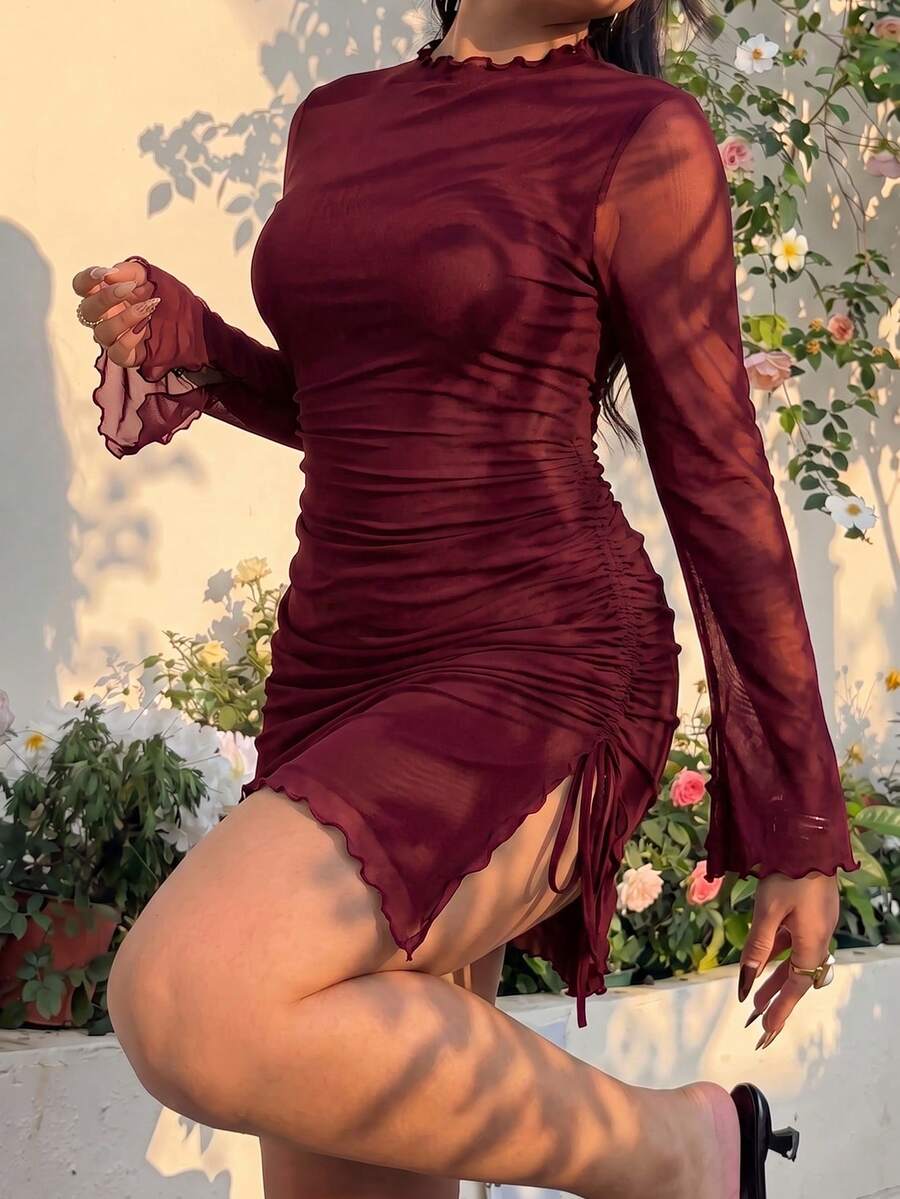 SHEIN EZwear 酒紅色純色聚酯纖維網布內裡雙層側抓皺不對稱下擺大尺碼洋裝 秋季 - 酒紅色 - 查看 1