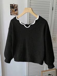 SHEIN 这款少女休闲时尚百搭针织套头毛衣，采用波浪下摆、V领、后背蝴蝶结和灯笼袖设计，适合周末、休闲外出、返校、万圣节、圣诞节、新年等秋冬季穿着。 - 黑色 - 查看 6