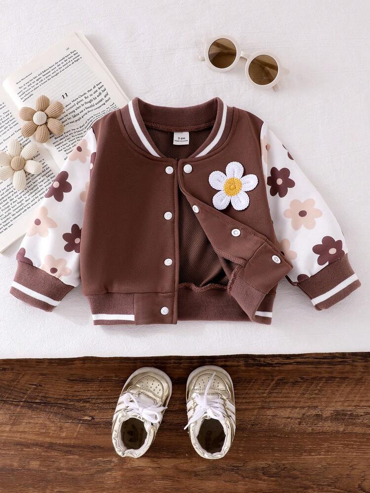 SHEIN Playful Pals Jaket Varsity Bayi Perempuan Balita Lucu Cokelat Krem Motif Bunga Patch Motif Bunga Bergaris Rib Lengan Panjang Kerah Baseball Ukuran Reguler Ulang Tahun Musim Gugur Putri Nyaman - Coklat - View 4