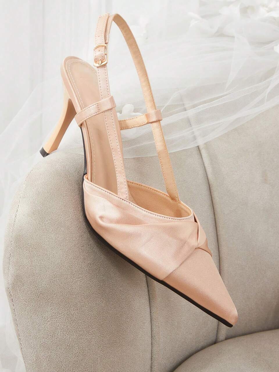 CUCCOO HITCHD Champagne Satin Kink Slingback Thin Heel Pointed Sandals, Adjustable Metal Buckle Back With High Heel Shoes, Suitable For Commuting, Dating Fall Shoes