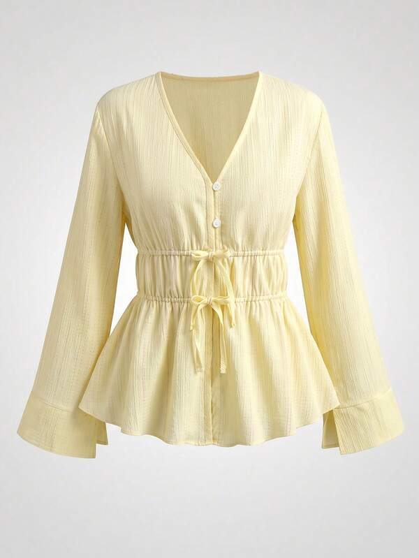 Blusa de manga larga con cuello en V amarillo claro para adolescentes, otoño/invierno, con cierre de botones sencillo, cintura con doble lazo, bajo acampanado, manga larga recta minimalista, tono pastel suave, silueta fresca para un look suave y dulce