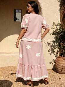 Breezaya Conjunto de 2 piezas de blusa de manga corta y falda con adorno floral, de tela tejida, cómodo y casual, para primavera temprana, en talla grande, color azul claro - Rosa Pálido - Ver 2