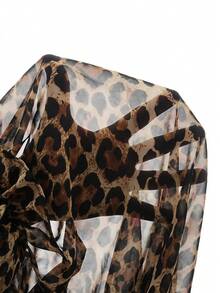 Comfylo Gaun Wanita Ukuran Besar Modis Motif Leopard dengan Kerah Berkerut dan Lengan Lentera untuk Musim Gugur - Coklat - View 4