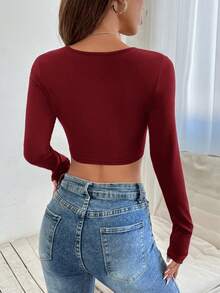 SHEIN PETITE 純色深V領前交叉短版女上衣，春季、秋冬，小碼女款 - 酒紅色 - 查看 2