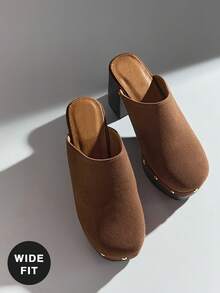 SHUZIA Sandal Selop Platform Bertabur Stud untuk Wanita dengan Ukuran Lebar – Hak Tebal Bergaya Retro, Nyaman & Modis. - Coklat - View 5