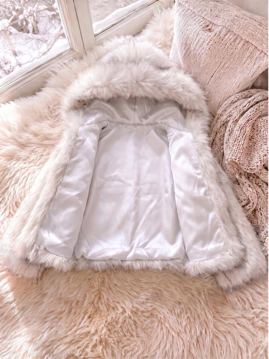 SHEIN Elladie kids 1件女童蓬松仿皮草长袖外套，优雅奢华短款宽松连帽大衣，适合秋冬季搭配裙子、牛仔裤，适合派对和休闲场合穿着。