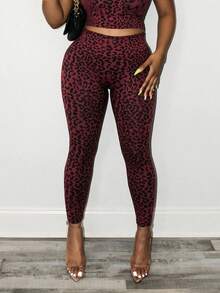 Zolique Set Pakaian Olahraga Kasual Sehari-hari Wanita Ukuran Plus: Atasan Pendek Motif Leopard dan Legging Pinggang Tinggi - Merah - View 6