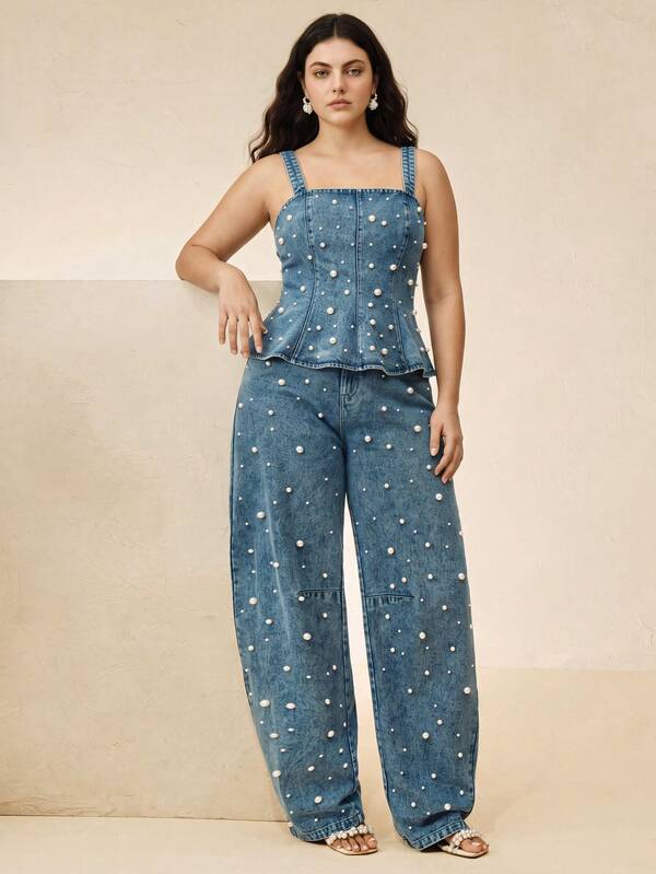 Anewsta Modisches modernes Damen-Set im Heavy-Duty-Light-Luxury-Stil mit Perlenperlen-Design, Camisole-Top mit geraffter Taille und Rüschensaum im Nischen-Design, kombiniert mit eleganten High-Waist-Jeans mit geschwungenem Bein, blaues Damen-Denim-Outfit