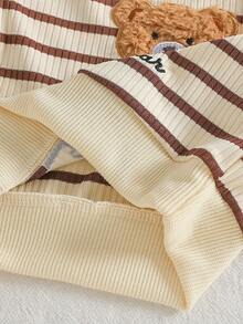 SHEIN Playful Pals 2件組新生兒男嬰衛衣長褲套裝，可愛杏色熊刺繡蝴蝶結條紋，長袖圓領，休閒戶外秋季舒適慢跑款，彈性腰頭 - 棕色 - 查看 9
