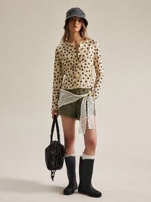 SHEIN كارديجان قصير للنساء بتصميم عتيق مهترئ بنقاط بولكا وحافة مكشكشة، قاعدة بيج + نقاط بولكا بنية داكنة + ياقة بحافة مكشكشة، قماش منسوج، مناسب للخروجات اليومية في الربيع/الخريف، مواعيد القهوة، التنقل الخفيف إلى المكتب - كاكي - مشاهدة 4