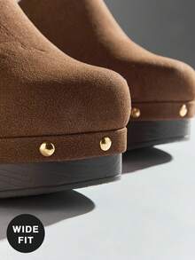 SHUZIA Sandal Selop Platform Bertabur Stud untuk Wanita dengan Ukuran Lebar – Hak Tebal Bergaya Retro, Nyaman & Modis. - Coklat - View 6