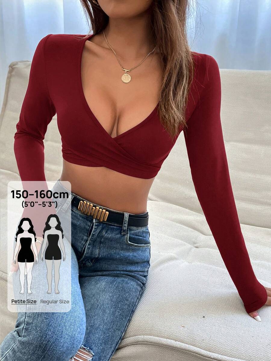 SHEIN PETITE 純色深V領前交叉短版女上衣,春季、秋冬,小碼女款 - 酒紅色 - 查看 1