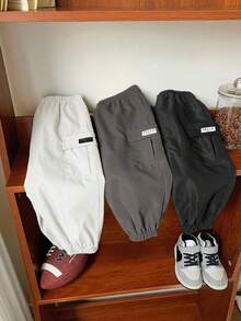 SHEIN 男婴休闲运动翻盖口袋字母贴片短裤 - 彩色 - 查看 6