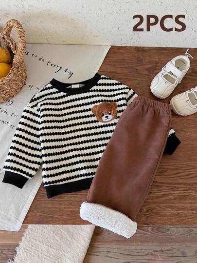SHEIN Conjunto de 2 piezas para bebé niño de otoño/invierno con sudadera de cuello redondo de manga larga y pantalones, con patrón de rayas, forro de felpa y tejido de punto, conjunto a rayas, conjunto lindo, conjunto de oso, conjunto de otoño/invierno, conjunto de sudadera