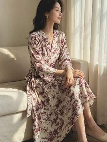 1件可愛兔子花卉印花和服浴袍，短袖V領裹身家居服，附側綁帶與荷葉邊下擺，輕便休閒夏季居家服 M-XXL - 彩色 - 查看 2