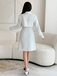 Feyla Bộ vest nữ thanh lịch gồm áo khoác hai hàng cúc cổ bẻ tay dài màu trơn và váy hai dây - Màu be - Xem 3
