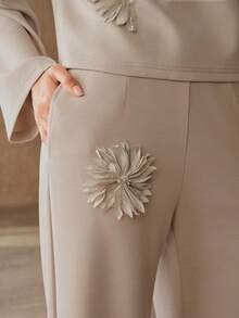 Anewsta Women's Elegant Casual Versatile Commuter 3D Floral Sweatpants - Apricot - View 5
