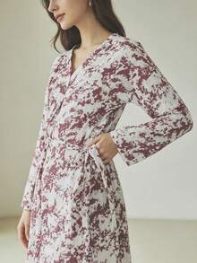 1件可愛兔子花卉印花和服浴袍，短袖V領裹身家居服，附側綁帶與荷葉邊下擺，輕便休閒夏季居家服 M-XXL - 彩色 - 查看 8