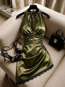 GlowEve Schwarzes Neckholder-Kleid mit tiefem V-Ausschnitt, figurbetoniertes Bodycon-Minikleid mit hoher Taille, gerafftem Spitzenbesatz, französischer sexy Hot-Girl-Stil, geeignet für Dates, Partys, Nachtclubs, semi-formelle Anlässe, Frühling/Sommer, figurschmeichelnde Passform - Olivgrün - Übersicht 4