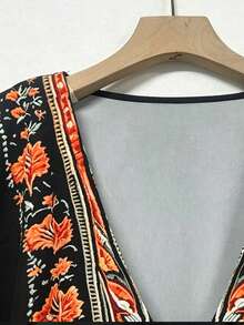 SHEIN LUNE CURVE Women's Bohemian Style Digital Print Loose Casual V-Neck Batwing Sleeve Blouse, Suitable For Outings And Vacations - Black - View 9