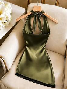 GlowEve Schwarzes Neckholder-Kleid mit tiefem V-Ausschnitt, figurbetoniertes Bodycon-Minikleid mit hoher Taille, gerafftem Spitzenbesatz, französischer sexy Hot-Girl-Stil, geeignet für Dates, Partys, Nachtclubs, semi-formelle Anlässe, Frühling/Sommer, figurschmeichelnde Passform - Olivgrün - Übersicht 2