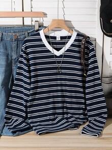 SHEIN 青少年女孩 V 領條紋拼色休閒校園風百搭日常穿著 T-shirt 海軍藍 秋季 - 藏蓝色 - 查看 8