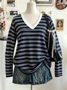SHEIN 青少年女孩 V 領條紋拼色休閒校園風百搭日常穿著 T-shirt 海軍藍 秋季 - 藏蓝色 - 查看 1